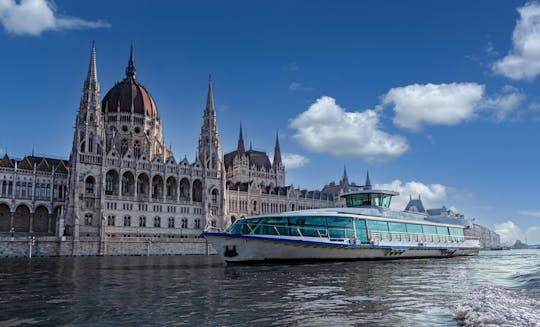 Duna Bella cruise overdag in Boedapest