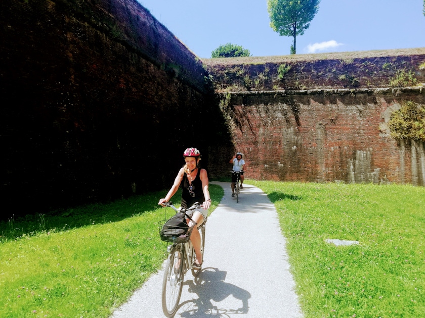 Lucca Folklore, Traditions & Cultural Heritage Guide