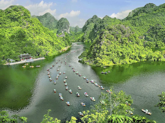 Bai Dinh Pagoda and Trang an Eco-Tourism Full Day Tour