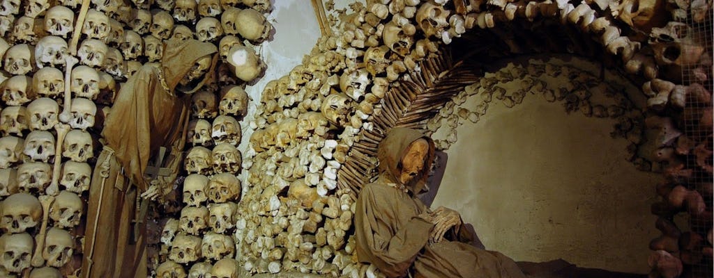 Visita guiada a las catacumbas y la cripta de los capuchinos con traslado