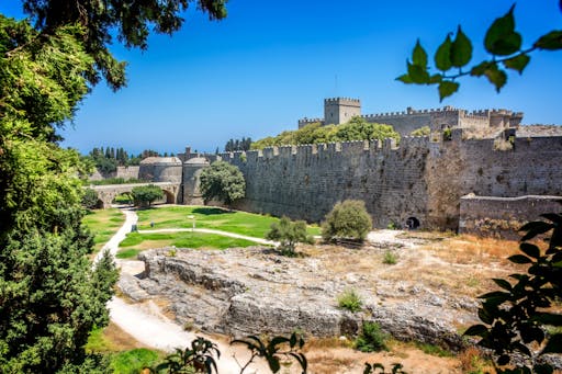 Lindos Acropolis & Rhodes Old Town Highlights Tour