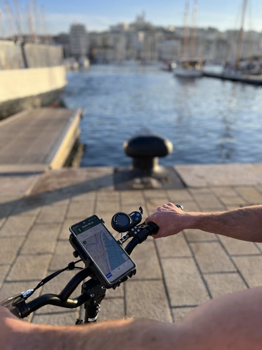 Marseille e-scooter rental with virtual guide