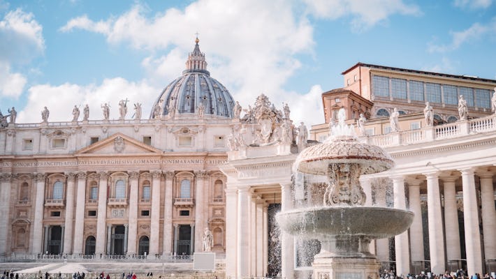 St. Peter's Basilica, Square and Papal Grottoes Guided Tour in English