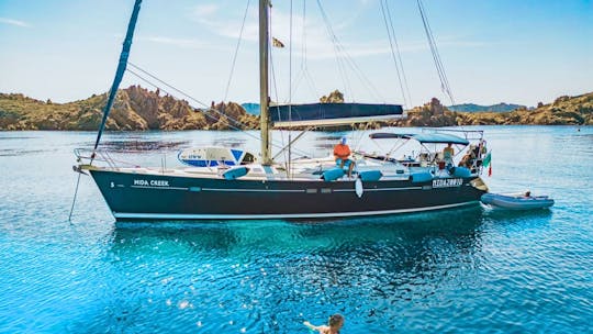 Escursione di intera giornata in barca a vela in Corsica con pranzo