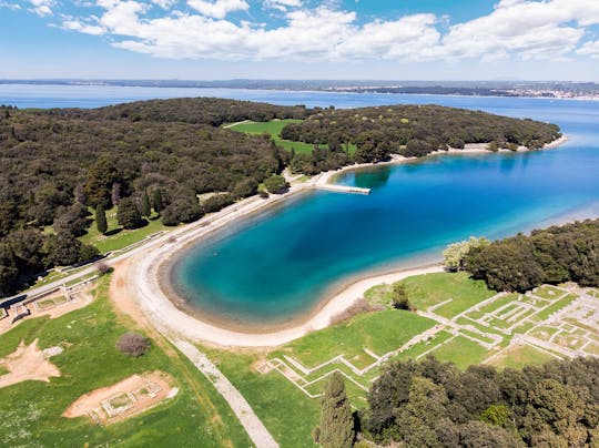 Bootstour zum Nationalpark Brijuni ab Pula mit Mittagessen, Getränken und Schwimmen