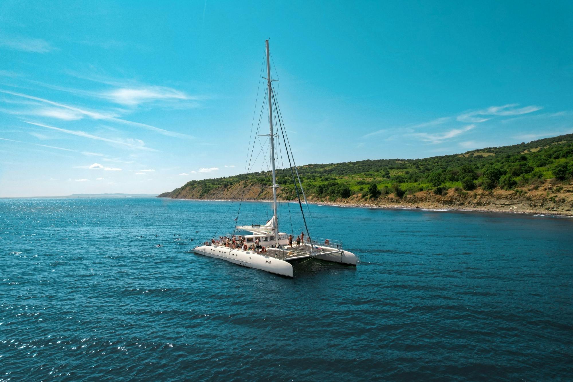 Cruzeiro VIP de catamarã no Mar Negro