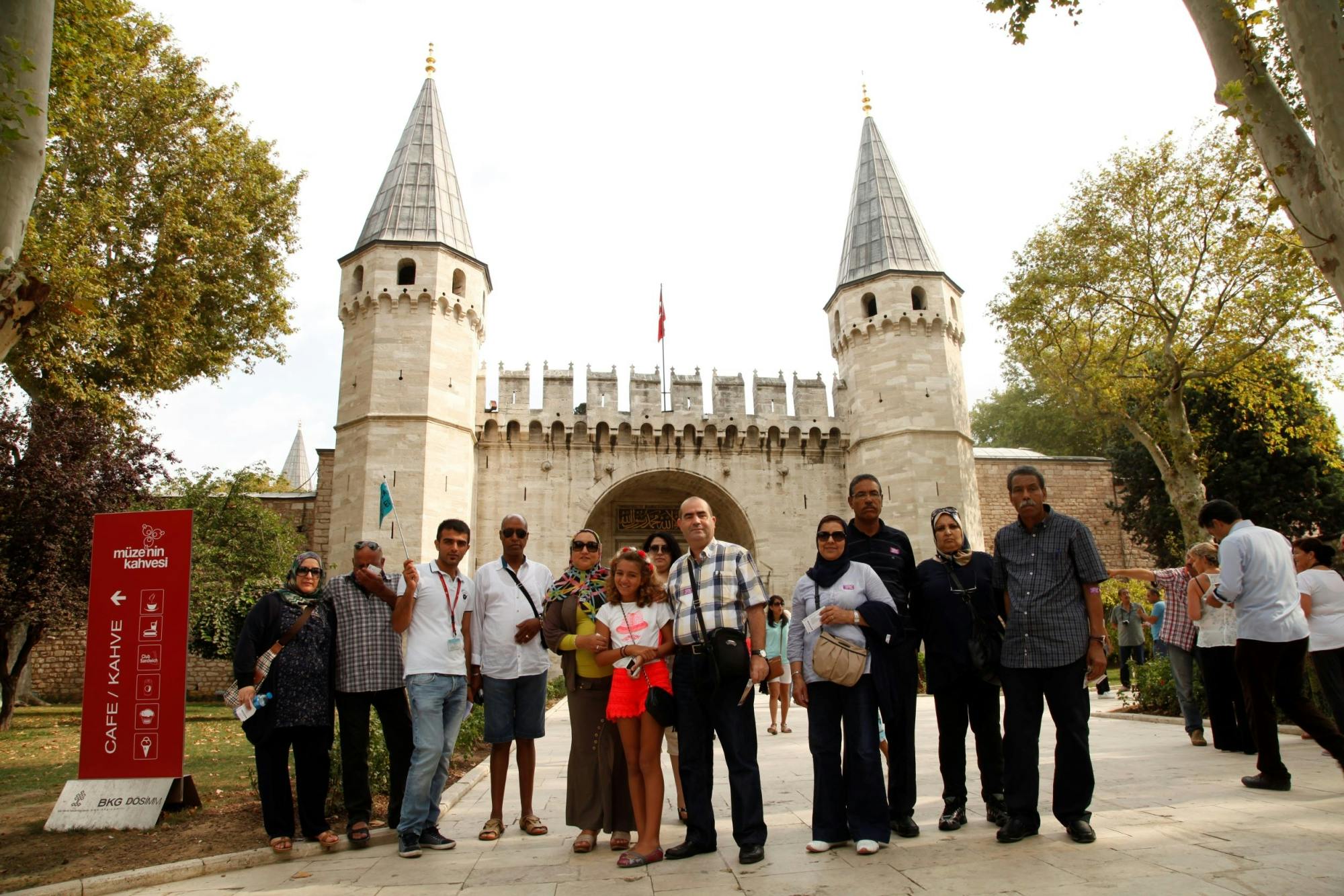 Istanbul Dolmabahce Palace Topkapı Spice Bazaar live guide with lunch and tickets