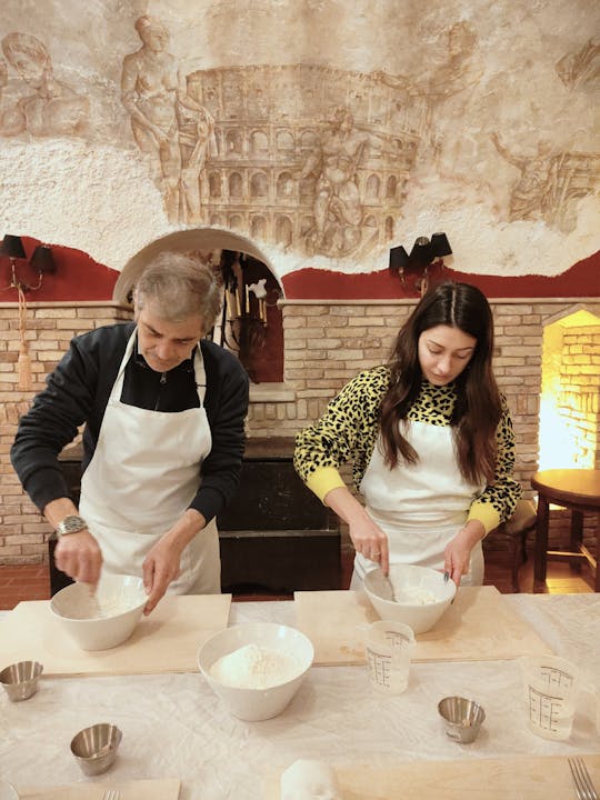 Spanish Steps Pizza Class in Rome with Wine and Limoncello