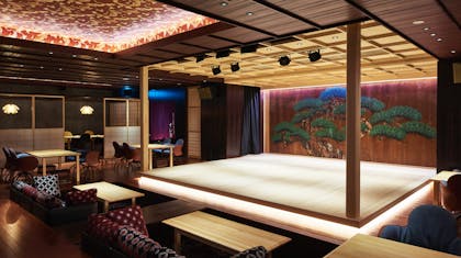Sofá con espectáculo y cena en Suigian en Tokio