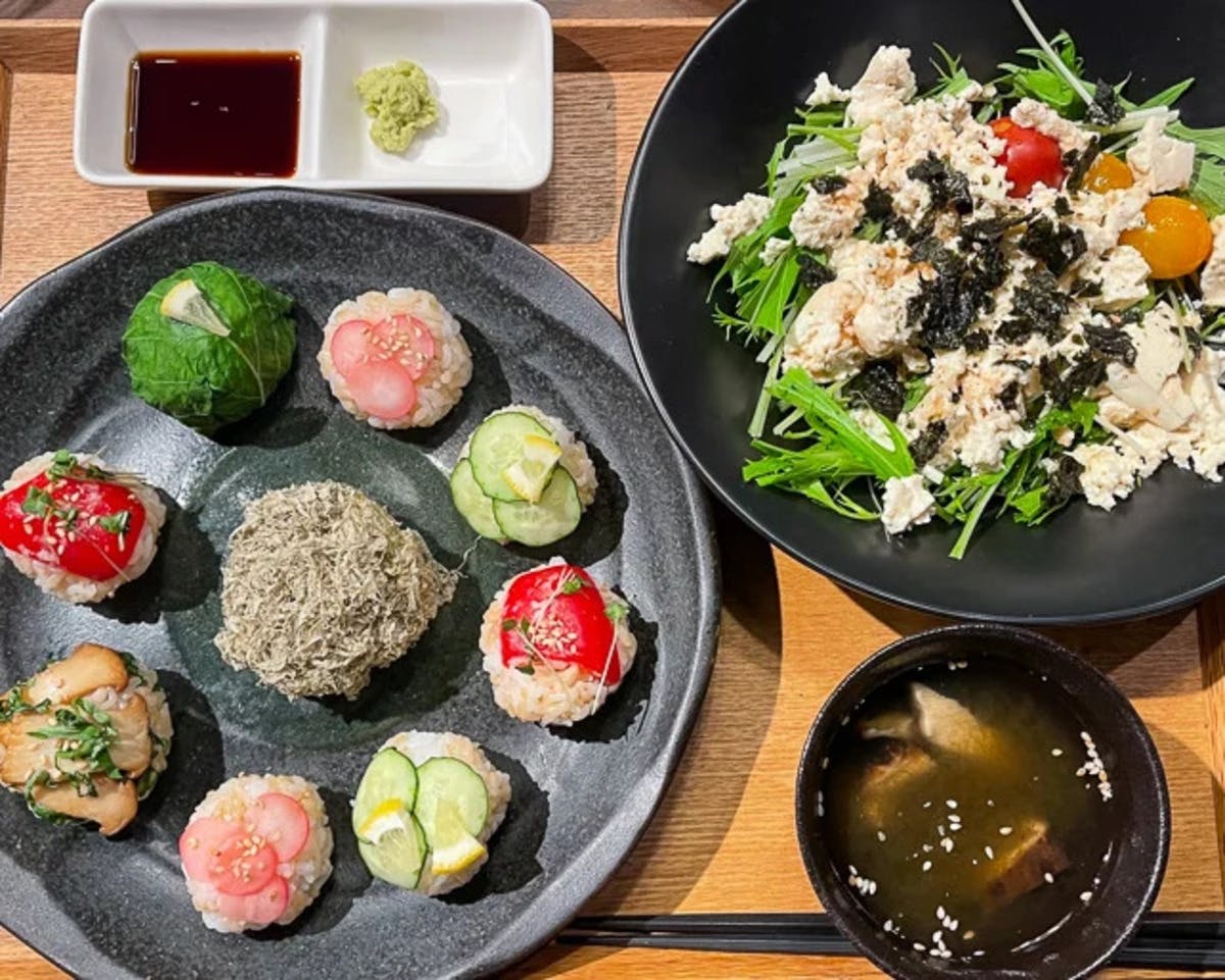 Corso di cucina sostenibile di sushi Temari con verdure ad Asakusa