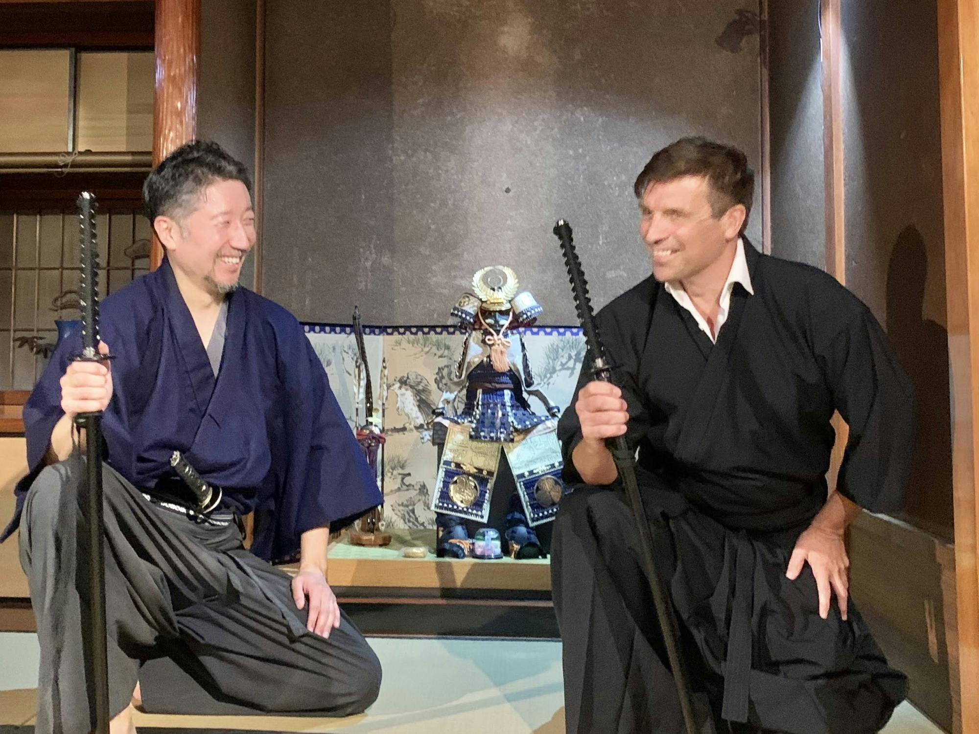 Asakusa Guided Tour with Samurai Drama Show and Samurai Experience