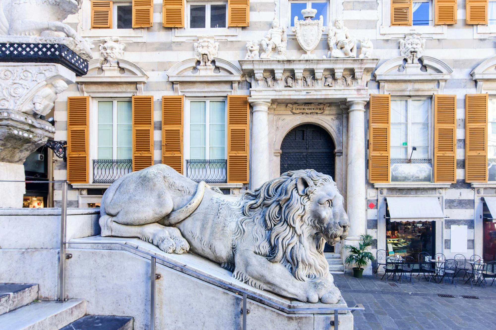 Genoa Guided Shared Walking Tour with Lunch