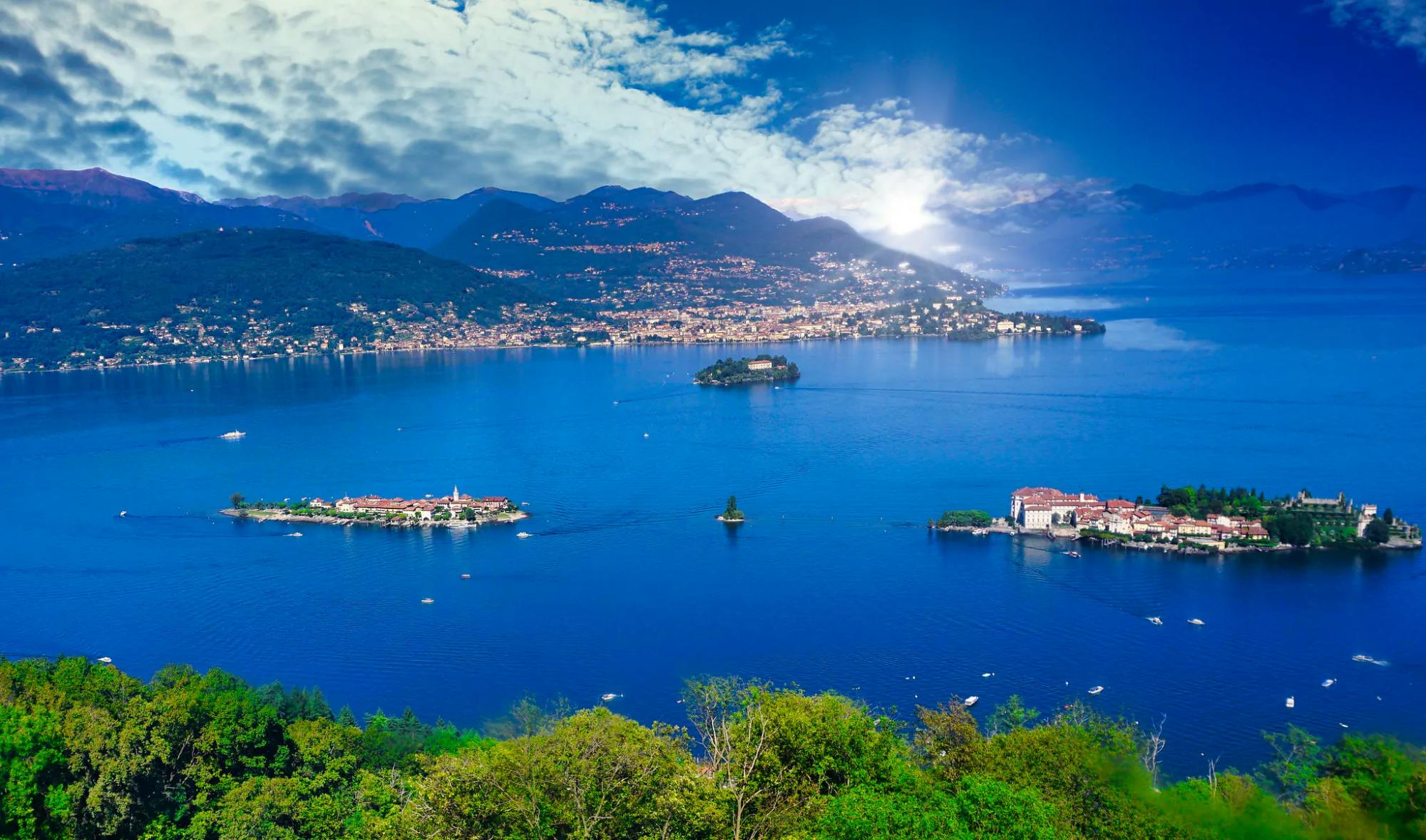 Taxi Boat Ride to Isola Bella with Entrance Ticket and Isola Pescatori