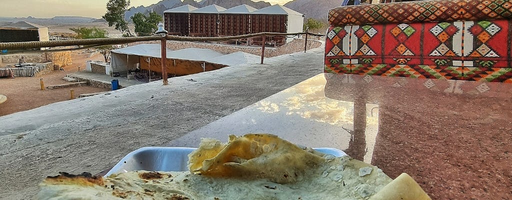 Pôr do sol no deserto em um jipe 4x4 com observação de estrelas, jantar e show em Sharm