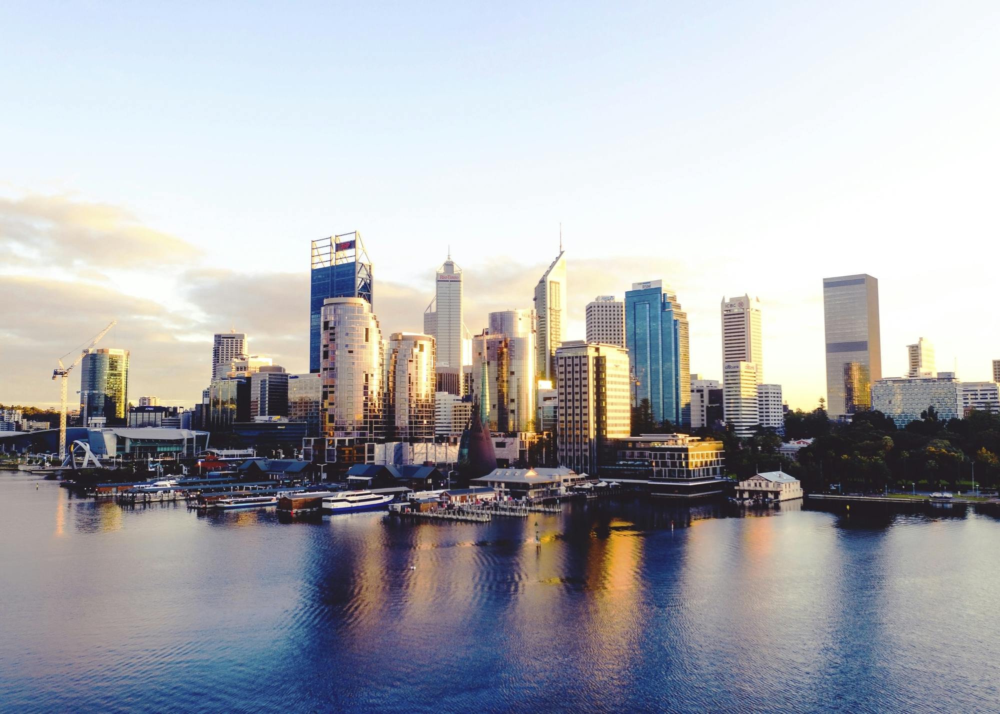 Recorrido por la ciudad de Perth con crucero por el río Swan y visita a la isla Rottnest