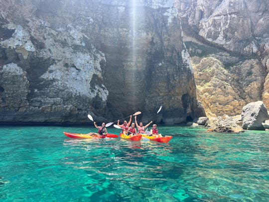 Excursion de plongée en apnée, de kayak et de saut de falaise à Cala Portixol