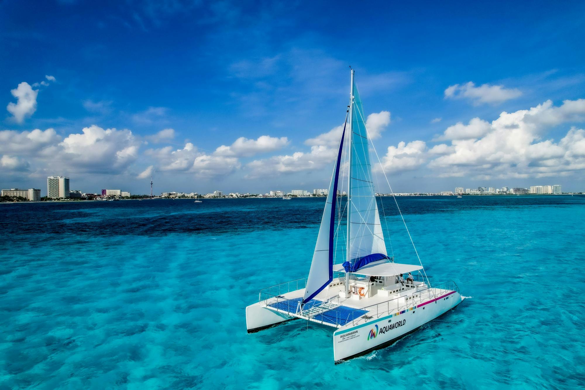 Isla Mujeres-catamaran vanuit de basistour van Cancun