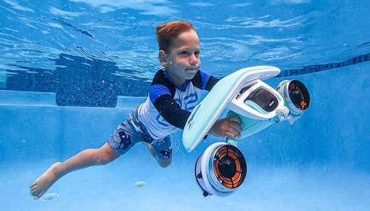 Noleggio scooter subacqueo per bambini di 30 minuti a Palma