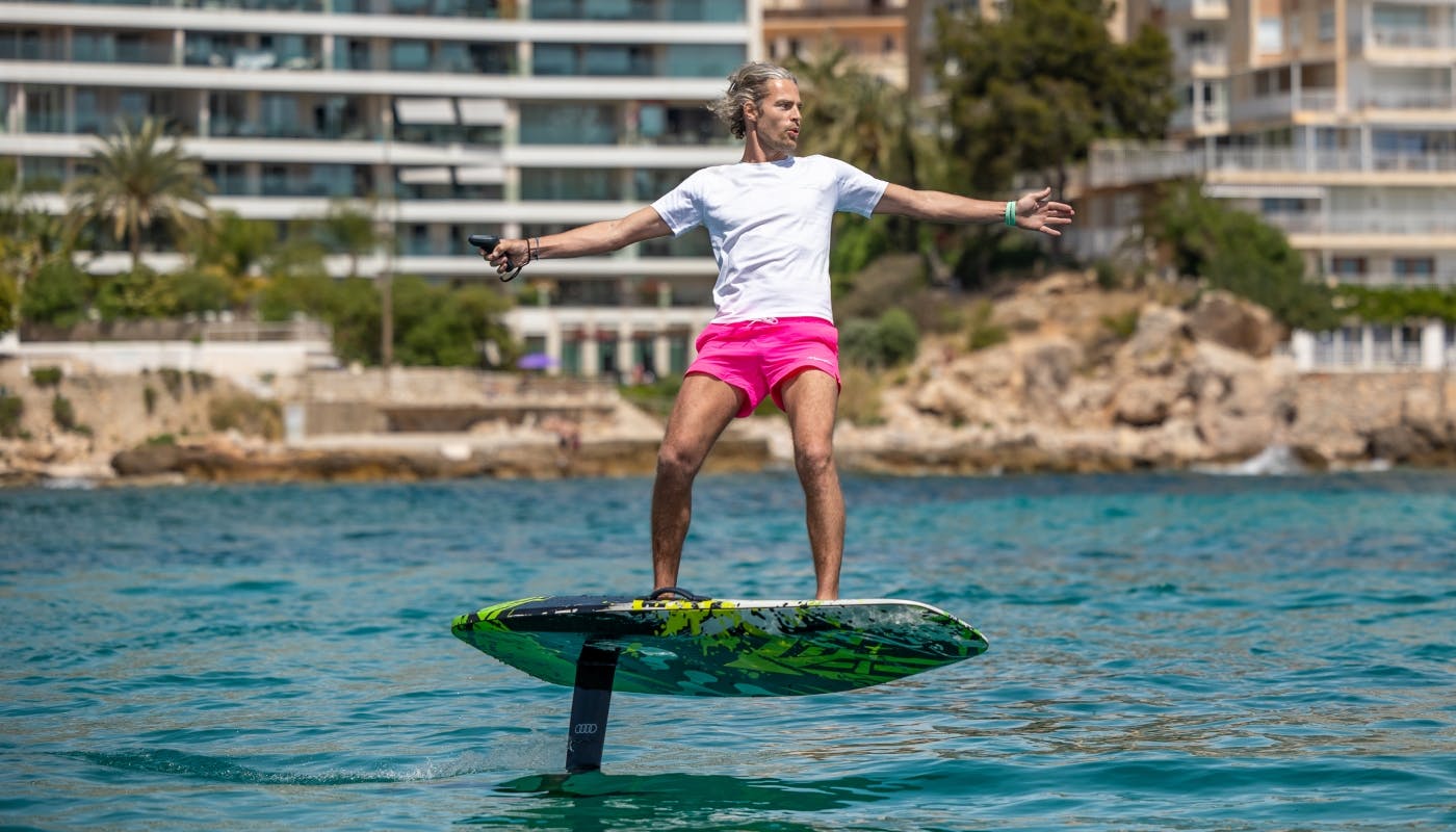 30 Minute Electric Hydrofoil Surfboards Rental