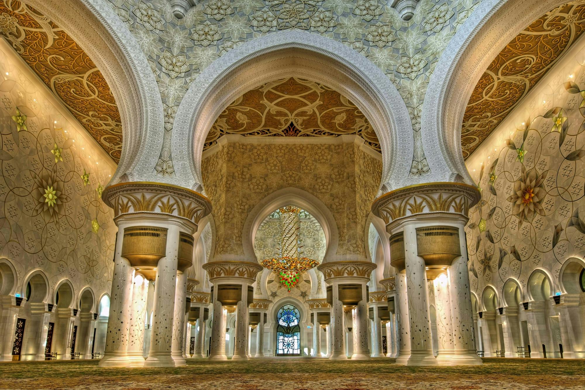 Gemeinsame halbtägige Tour zur Abu Dhabi-Scheich-Zayid-Moschee ab Dubai