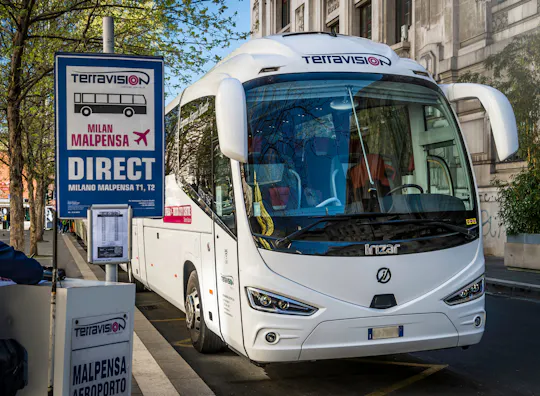 Bus transfer between Malpensa airport and Milan city center
