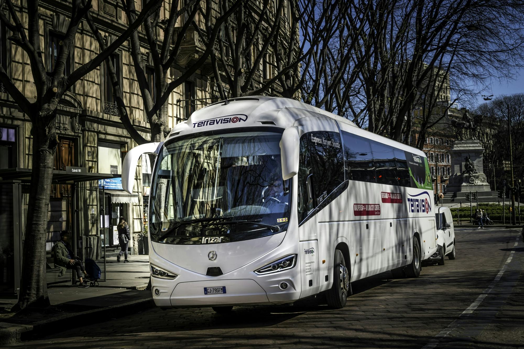 Transferência de ônibus entre o aeroporto Bergamo Orio al Serio e o centro da cidade de Milão