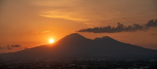 Wizyta Wezuwiusza o zachodzie słońca z transferem z Pompejów
