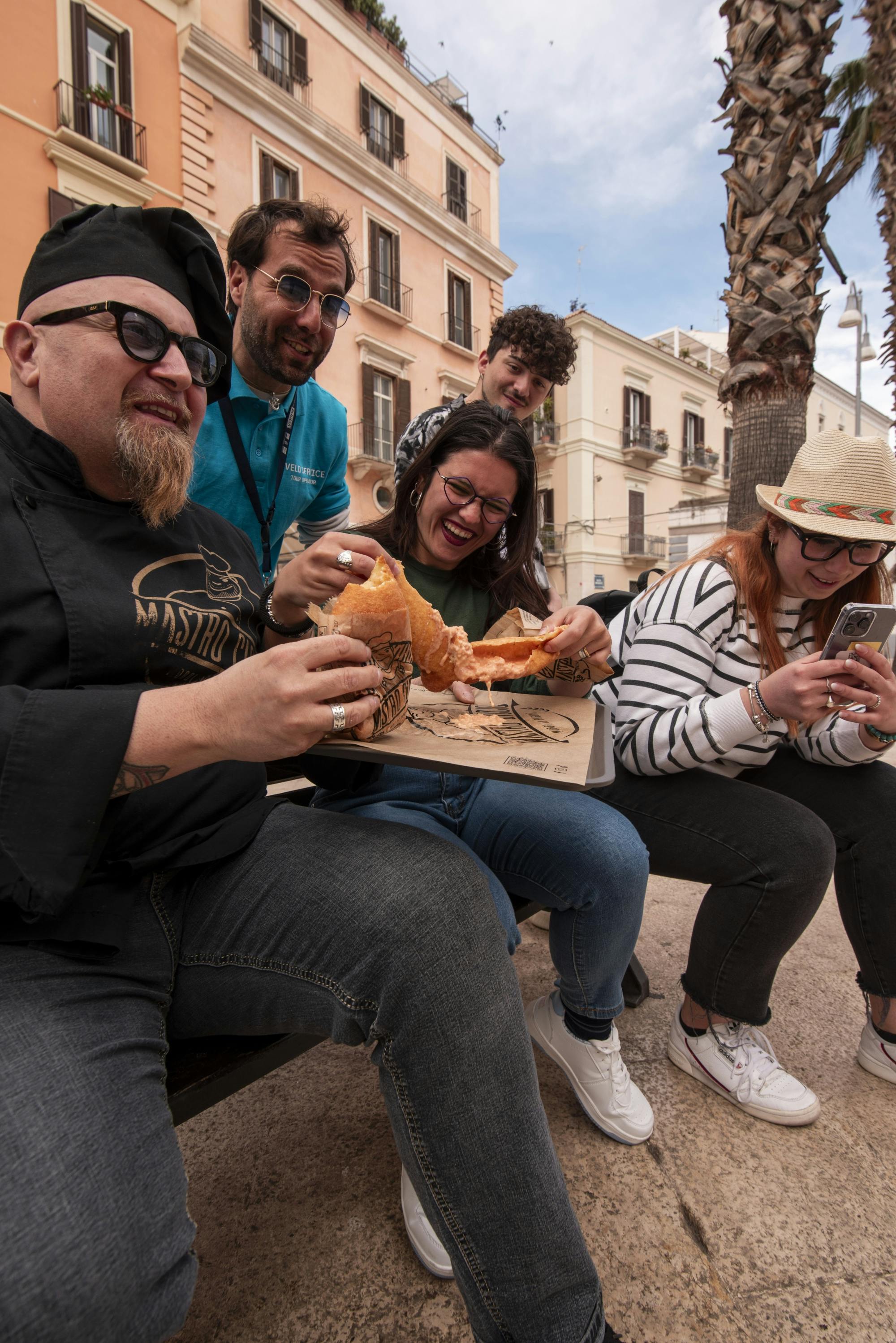 Wycieczka piesza po ulicy Bari z jedzeniem