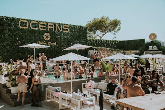 Kom tot rust bij Oceans Beach Club