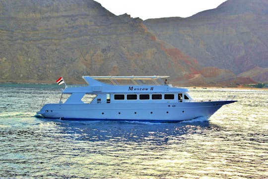 Diversión submarina y snorkel en Dahab desde Sharm