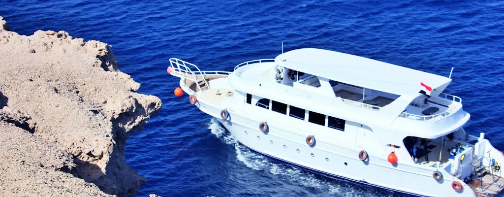 Passeio de barco privado em Sharm El Sheikh com almoço de frutos do mar e bebidas