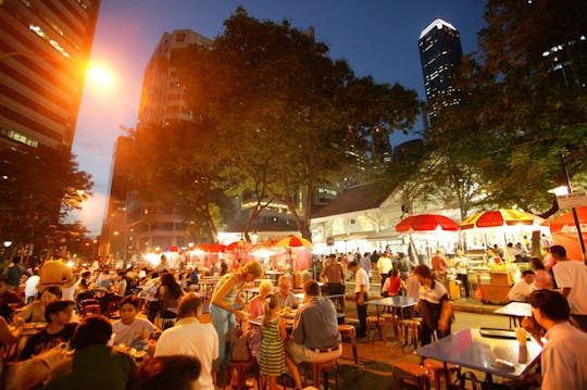 Tour gastronomico di strada notturno di Lau Pa Sat Singapore e passeggiata notturna di Marina Bay