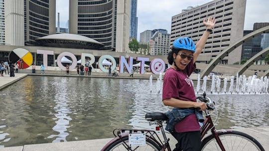 Passeio de bicicleta pelo coração do centro da cidade em Toronto