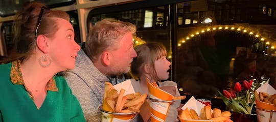 Crucero nocturno con patatas fritas holandesas, Bitterballen y bebida de bienvenida