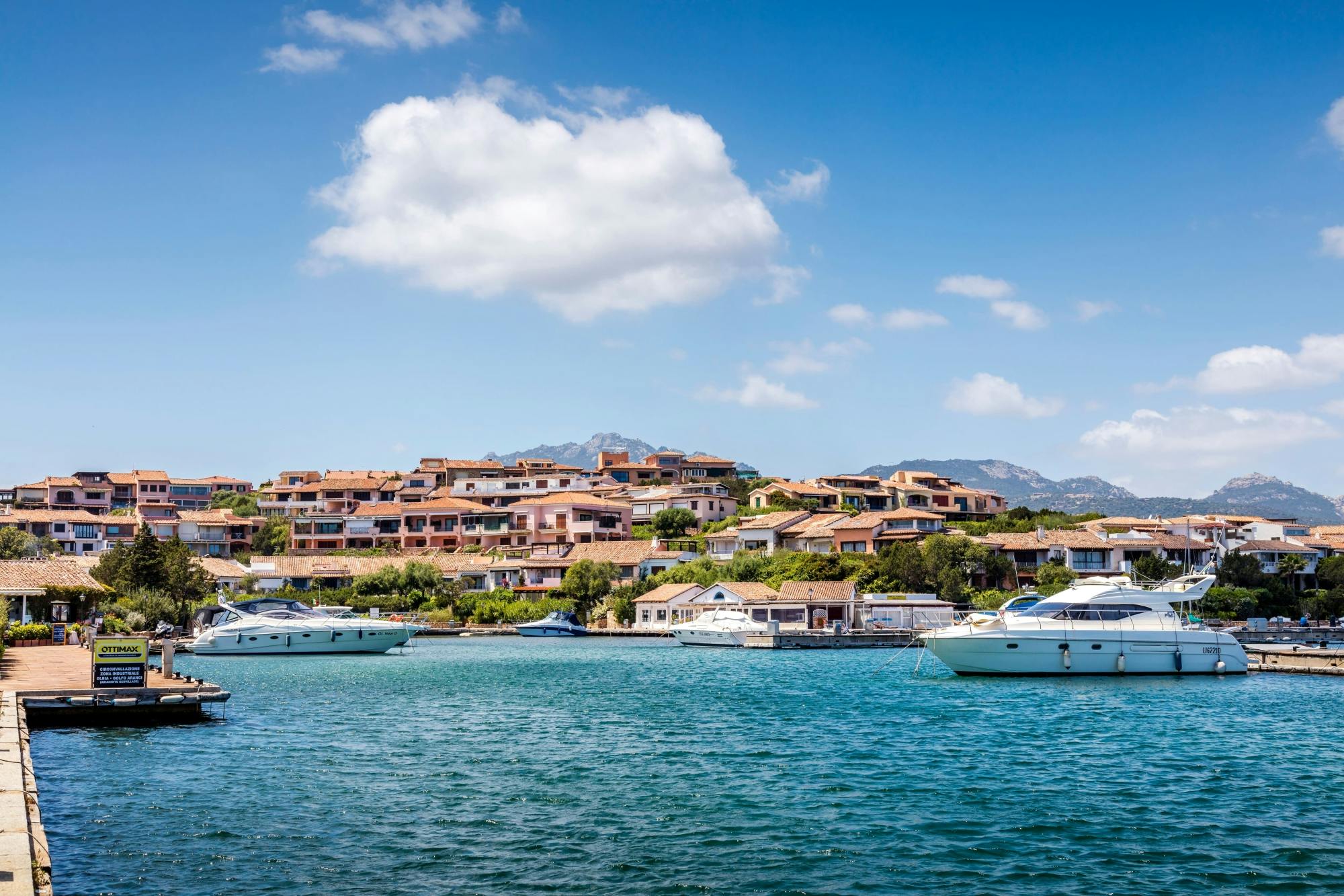 Paseo en barco por la Costa Esmeralda desde Golfo Aranci