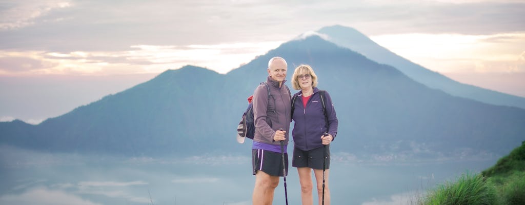 Wanderung zum Sonnenaufgang auf den Mount Batur und Halt in einer natürlichen heißen Quelle