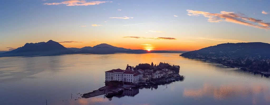 Cruzeiro ao pôr do sol no Lago Maggiore e nas Ilhas Borromeu