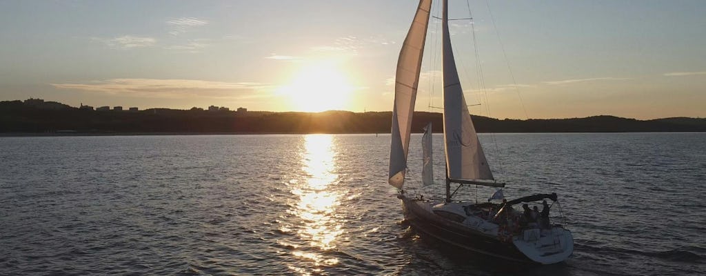 Yachtkreuzfahrt bei Sonnenuntergang ab Sopot