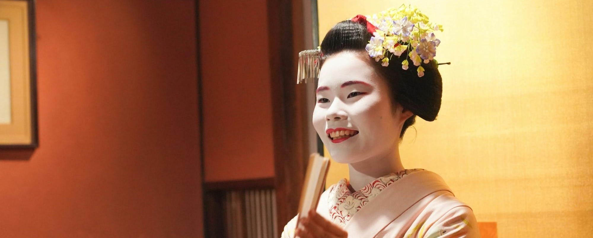 Gion Walking Tour and Dinner with a Maiko in Kyoto