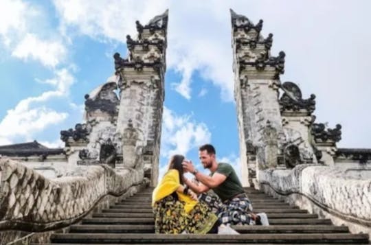 Excursão privada ao leste de Bali com Gate of Heaven, Tirta Gangga e muito mais