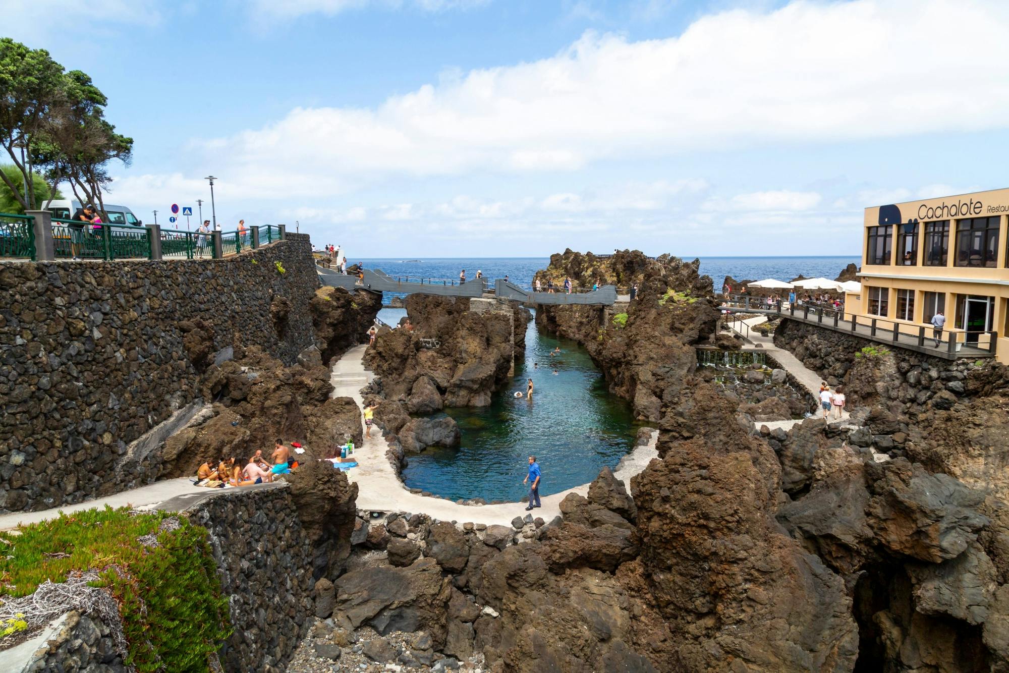 Private Madeira Dramatic West Coast Tour with Lunch in Porto Moniz