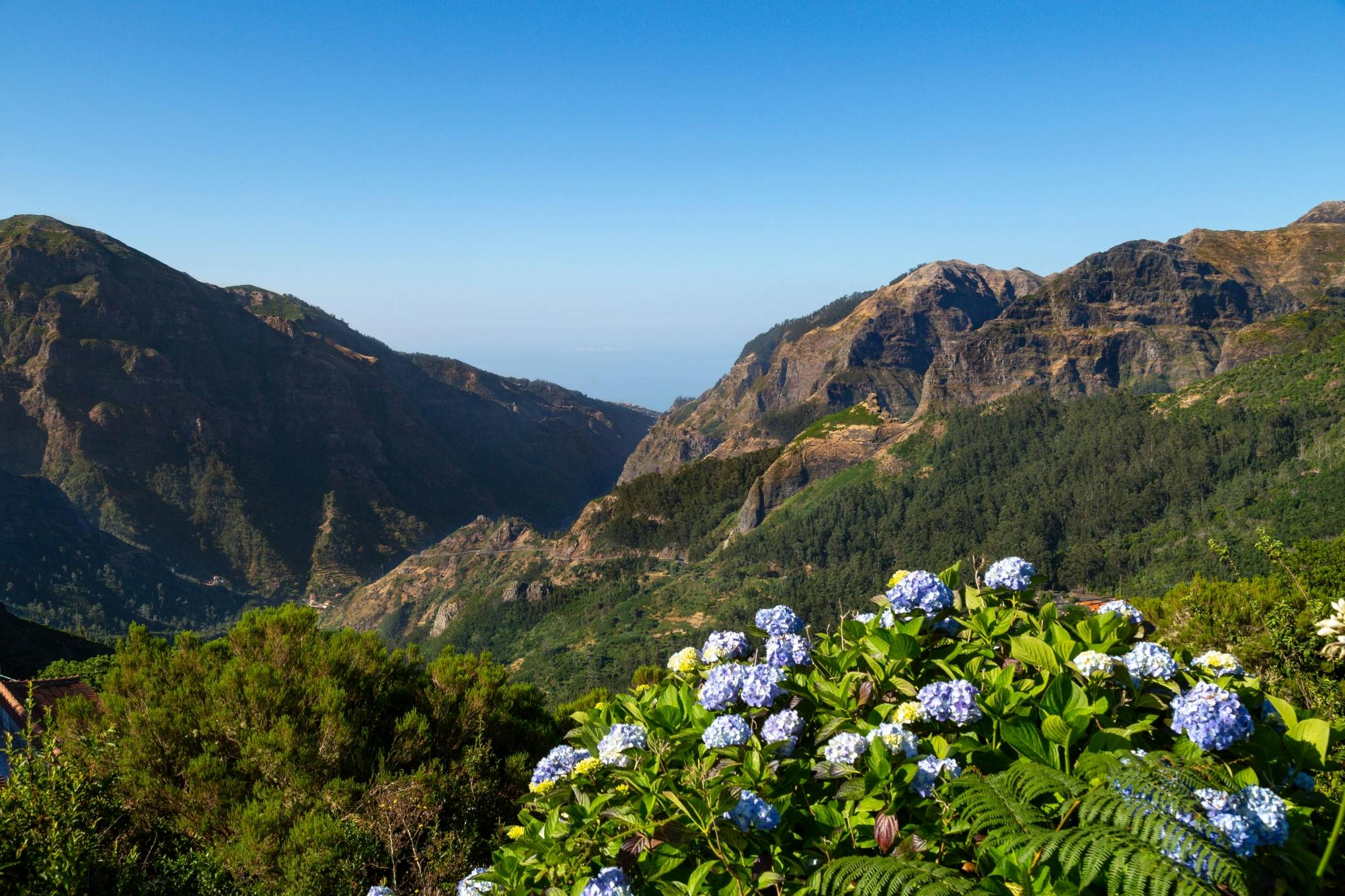 Private Madeira Dramatic West Coast Tour with Lunch in Porto Moniz