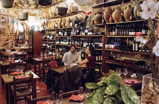Tapas and Wine Tour in Barcelona's Gothic Quarter