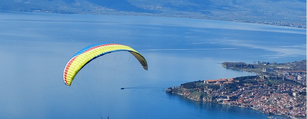 Expérience de parapente avec prise en charge à Ohrid