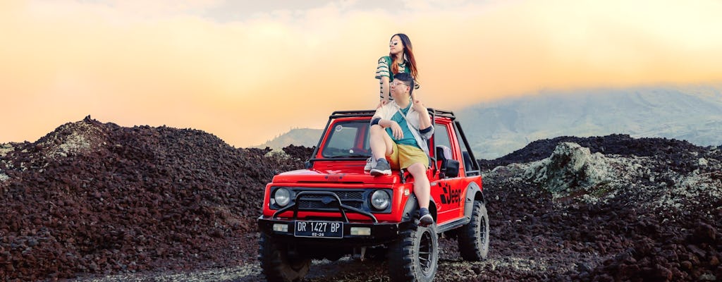 Excursion en jeep au lever du soleil sur le mont Batur avec un photographe