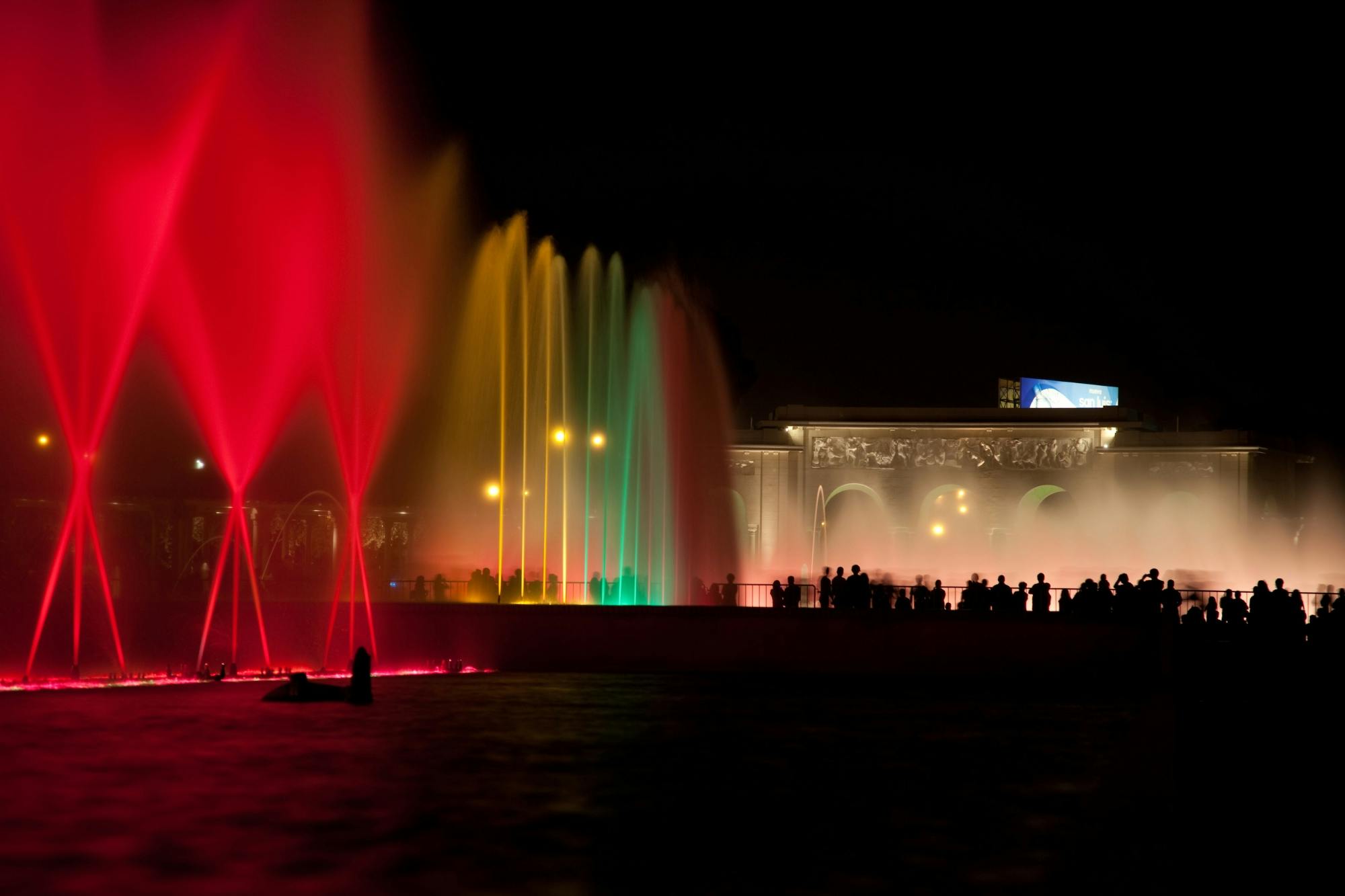 Geführte Tour durch den Magic Water Circuit mit Abendessen