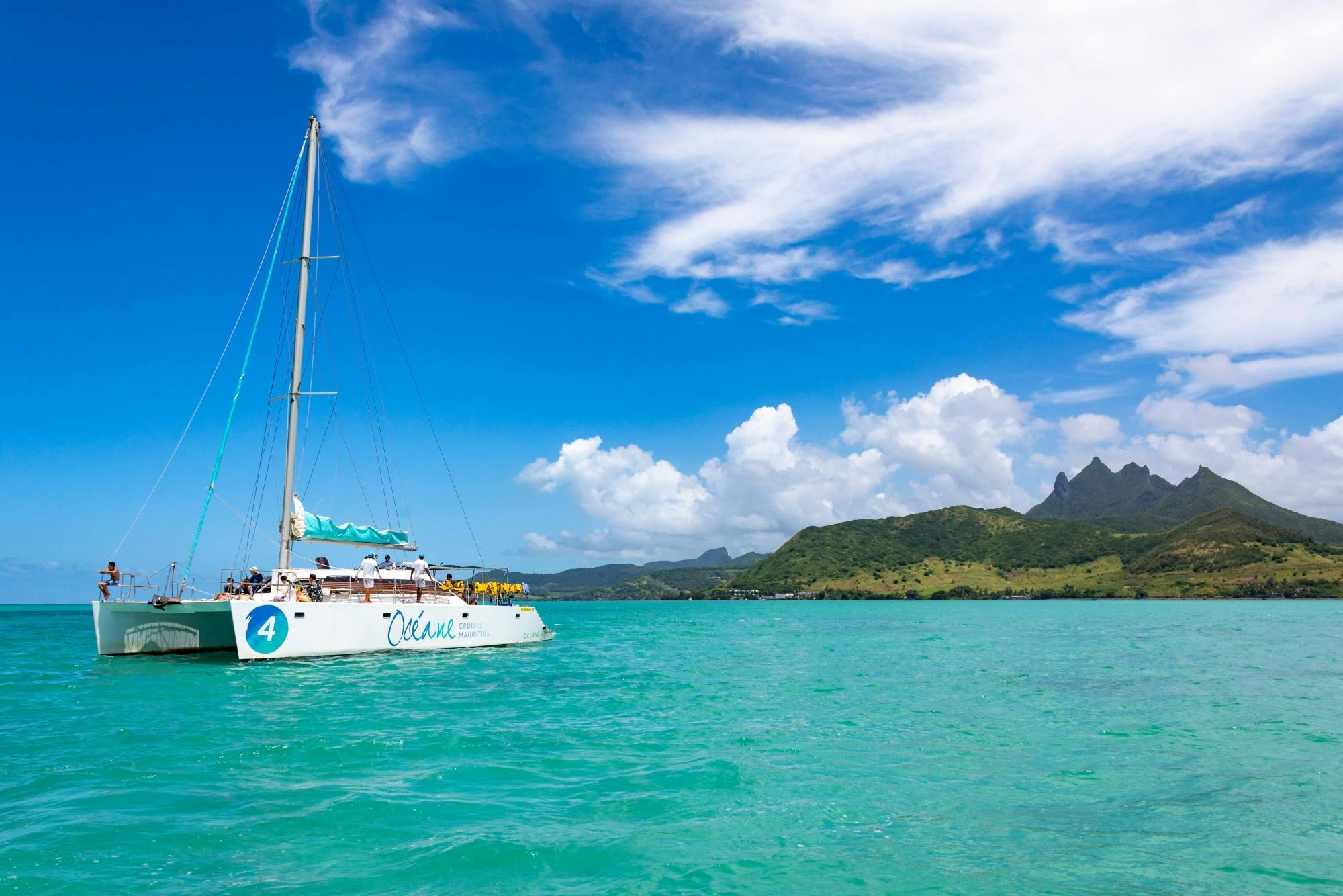 Île aux Cerfs Catamaran Cruise