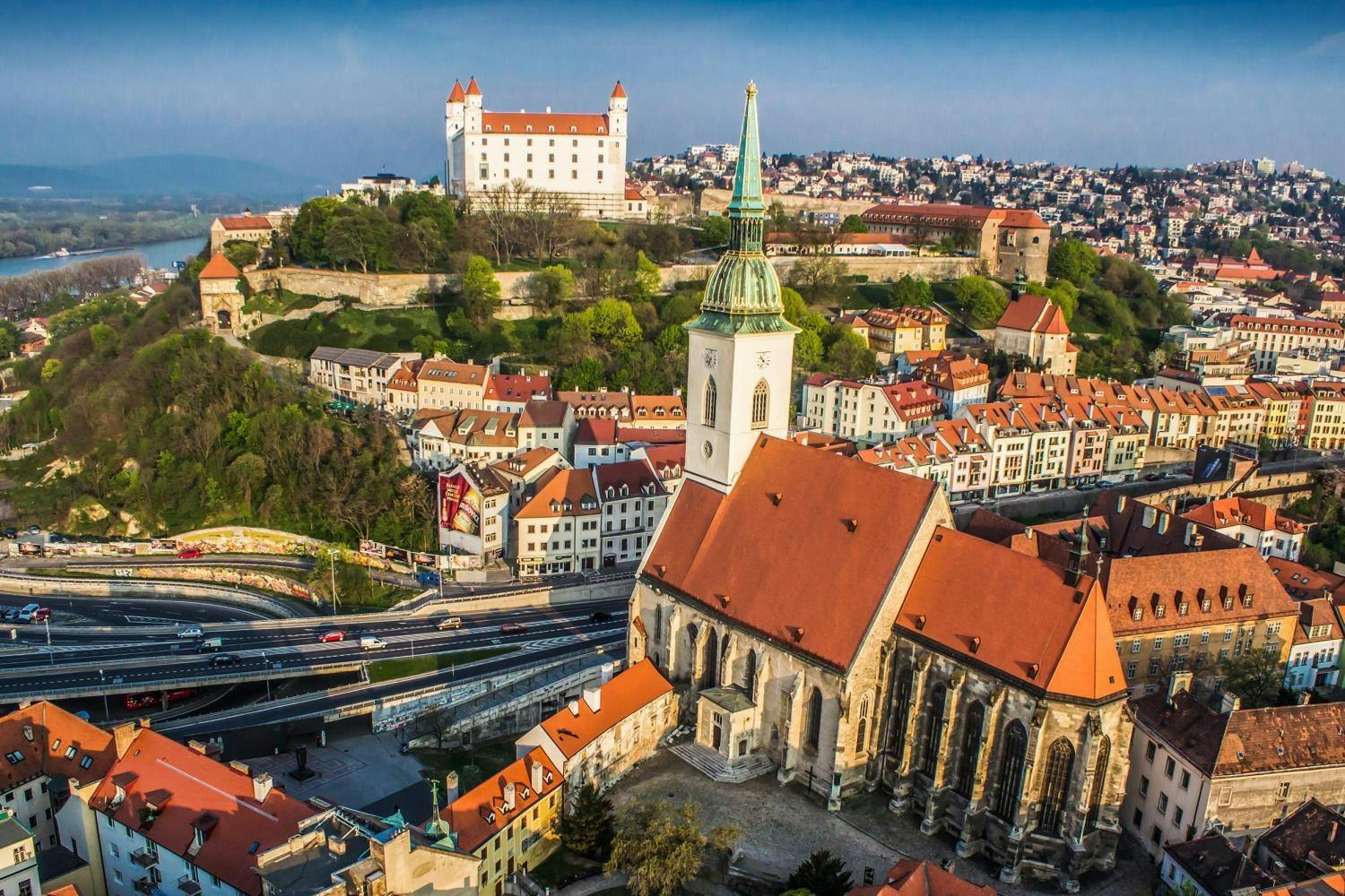 Esplorazione del tour guidato a piedi di Bratislava con ingresso al castello