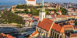 Ontdek de begeleide wandeltocht door Bratislava met toegang tot het kasteel