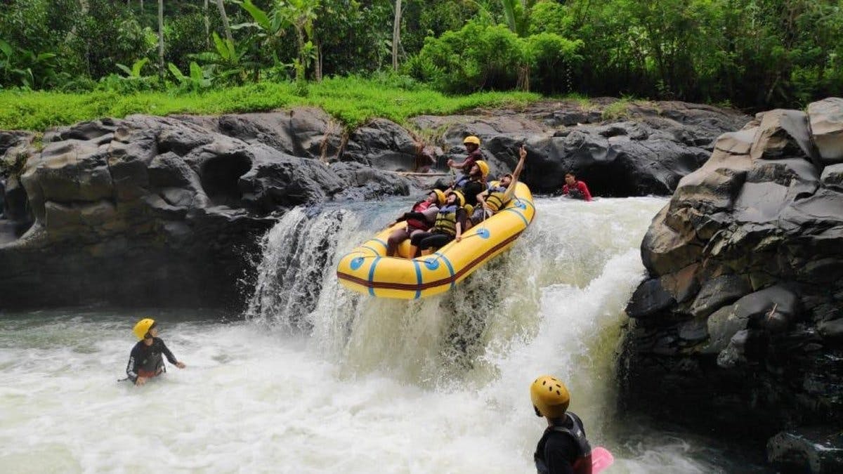 Rafting and City Tour with Lunch from Lombok